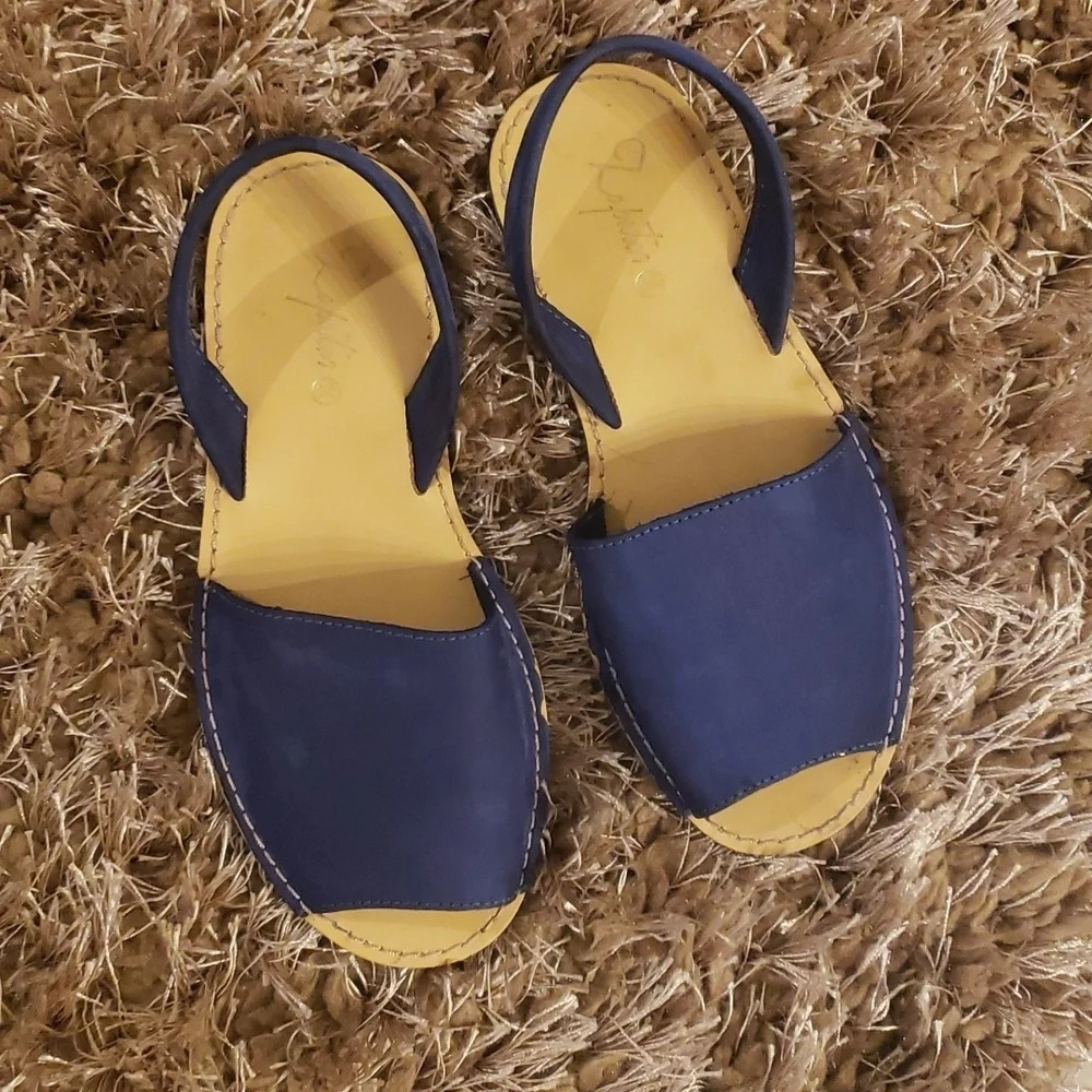 ZAPATOS Leather Sandals Sz 6 - Brand New!
